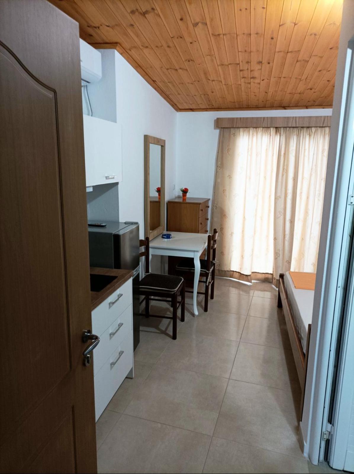 Villa Mihal Apartments クサミル エクステリア 写真